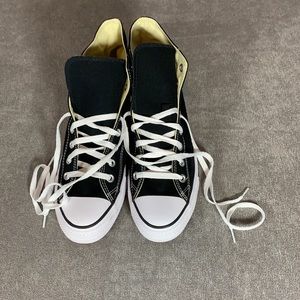 Men’s Converse New with no tags